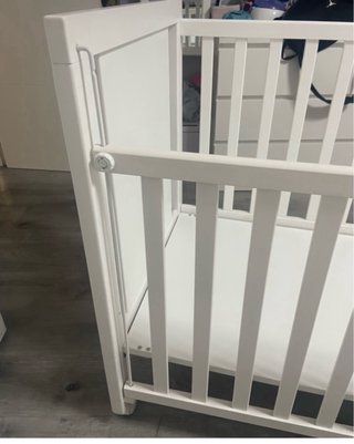 Cuna blanca con colchón