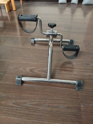 Pedales de ejercicio sentado