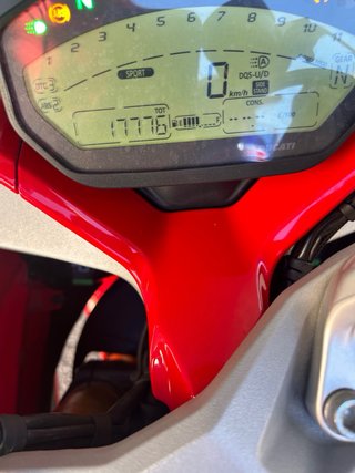 DUCATI 939 SUPERSPORT S SE ACEPTAN CAMBIOS