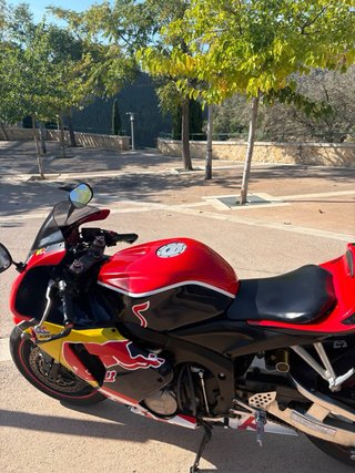 Honda CBR 600 RR 2006 se cambia o vende
