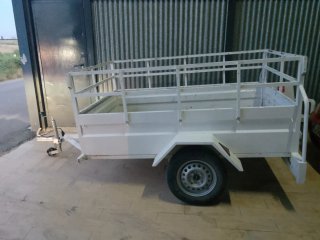 Remolque blanco750 kilos