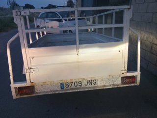 Remolque blanco750 kilos