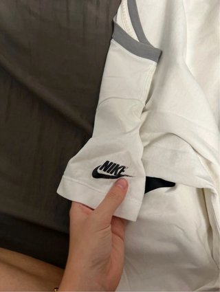 Camiseta Nike Blanca Raya Negra Cuero