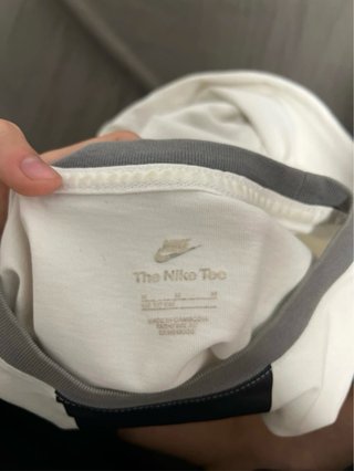 Camiseta Nike Blanca Raya Negra Cuero
