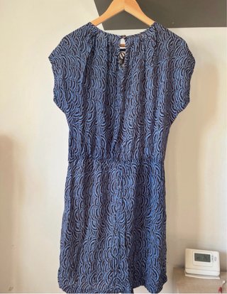 Vestido estampado azul manga corta