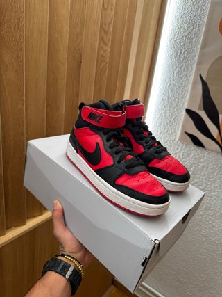 Nike Court Borough Mid