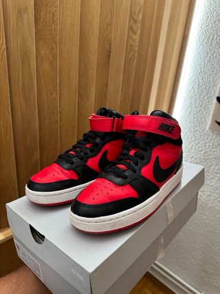 Nike Court Borough Mid