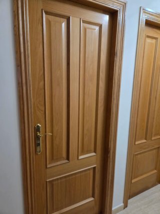 Puerta de madera de roble