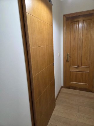 Puerta de madera de roble