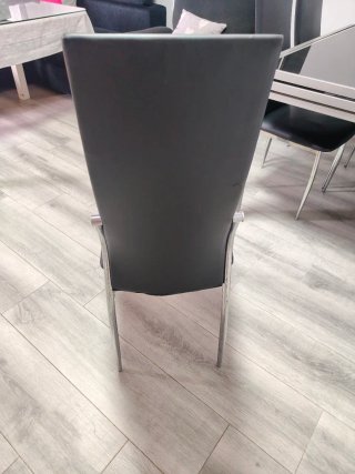 Mesa extensible negra con 6 sillas