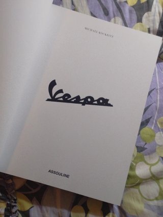 Libro Vespa rosso