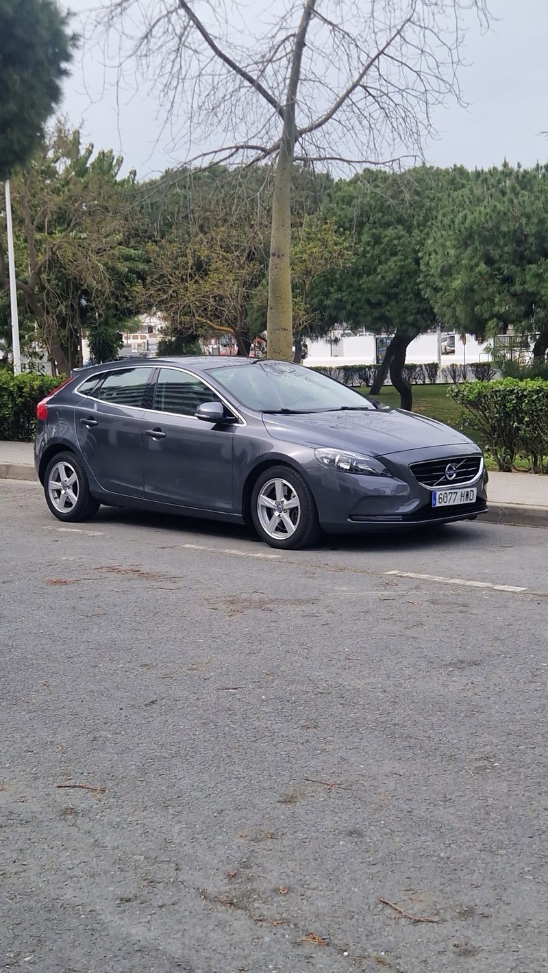 Volvo V40 2014 - foto 1
