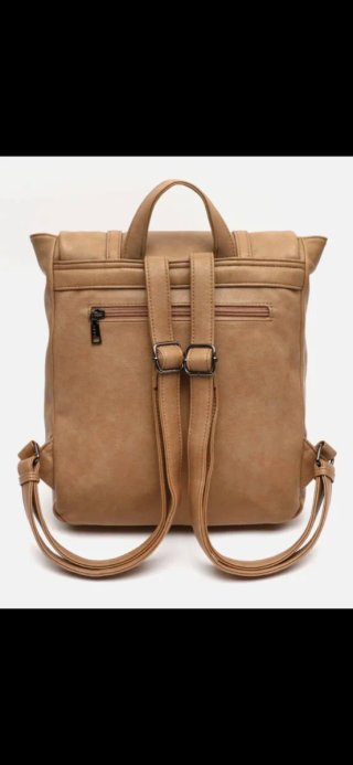 Mochila Misako Camel sin estrenar con etiqueta.