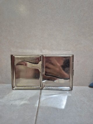 Caja decorada con sol y luna