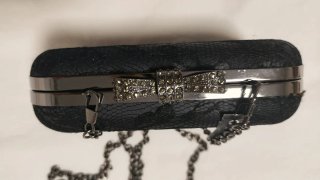 Bolso de fiesta Guess negro encaje