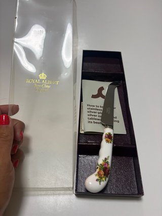 Cuchillo Royal Albert Old Country Roses