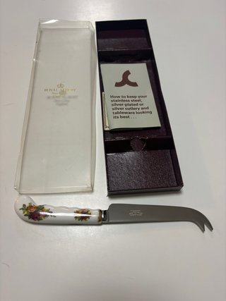 Cuchillo Royal Albert Old Country Roses