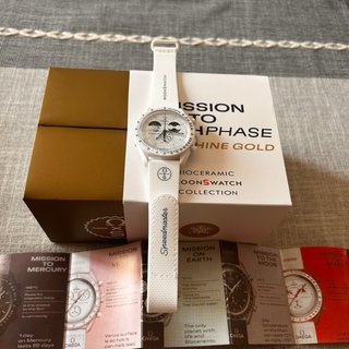 OmegaxSwatch Mission to earthphase moonshine gold