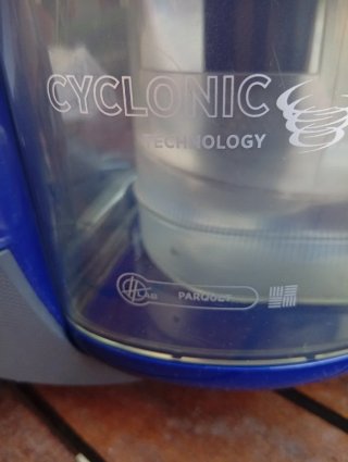 Aspirador Hoover sin bolsa tecnología ciclonica