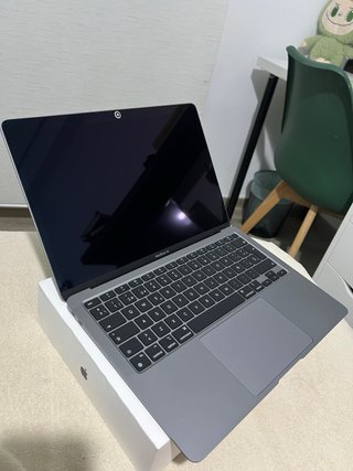 MacBook Air M1 8GB RAM / 512GB SSD +  Magic Mouse