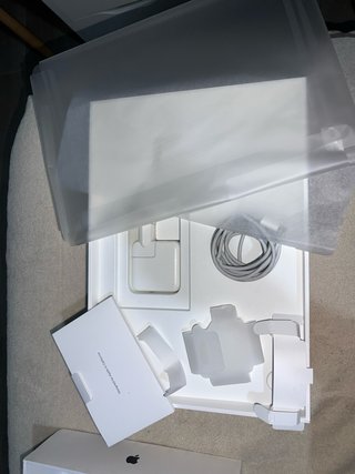 MacBook Air M1 8GB RAM / 512GB SSD +  Magic Mouse
