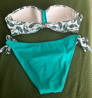 Bikini turchese con fantasia pavone - Taglia IT42