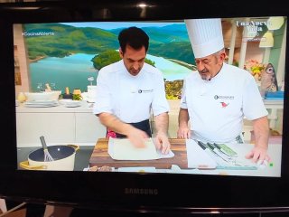 Televisor Samsung de 22" ( No Smart TV )