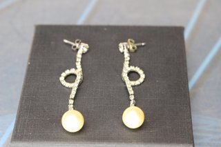 Pendientes vintage de perlas de agua dulce.