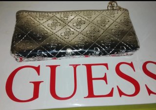 Monedero neceser Guess plateado