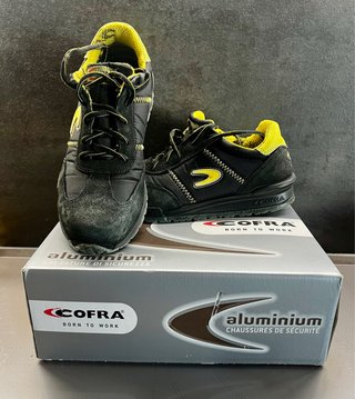 Zapatos de trabajo Cofra negros y amarillos