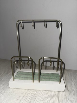 Joyero expositor Stradivarius minimalista