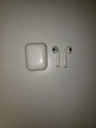 AirPods