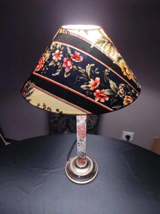 ✅ Antigua lámpara de mesa