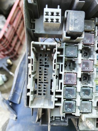 CAJA RELES / FUSIBLES MAZDA 6 BERLINA (GH) 591940YA1 1954841