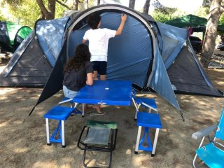 Mesa de camping plegable azul
