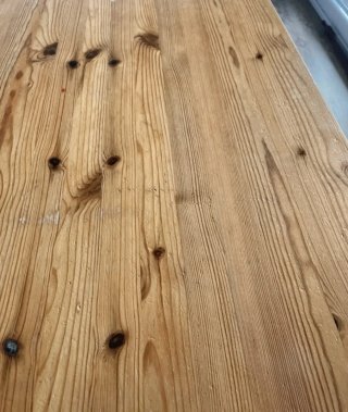 Mesa de madera y 4 sillas