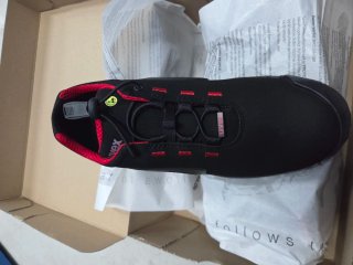 Zapatillas de seguridad uvex negras y rojas