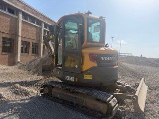 Mini giratoria Volvo ECR58D