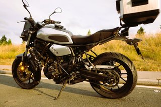 Yamaha XSR700 ABS Akrapovic + Baúl. Apta A2.