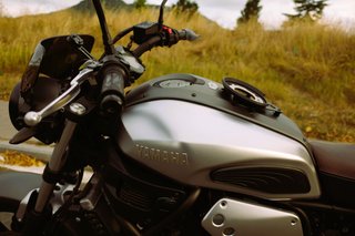 Yamaha XSR700 ABS Akrapovic + Baúl. Apta A2.