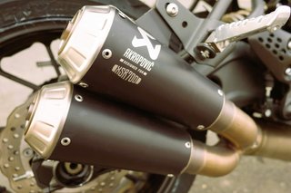 Yamaha XSR700 ABS Akrapovic + Baúl. Apta A2.