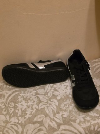 Zapatillas deportivas negras y plateadas T46