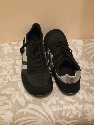 Zapatillas deportivas negras y plateadas T46