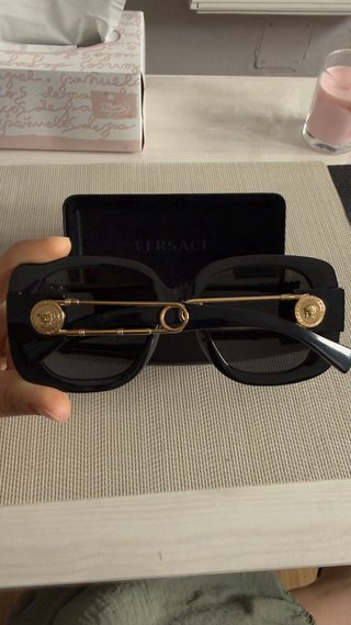 Gafas de sol Versace mujer negras y doradas