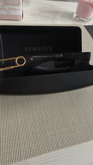 Gafas de sol Versace mujer negras y doradas