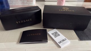 Gafas de sol Versace mujer negras y doradas