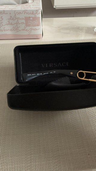 Gafas de sol Versace mujer negras y doradas