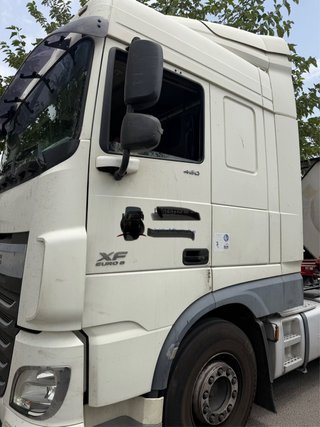 DAF 460 XF Camión cabeza tractora