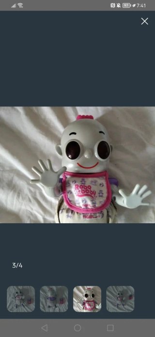 Bebé Robo con biberón