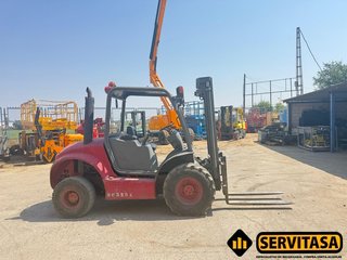 CARRETILLA ELEVADORA 4X4 AUSA